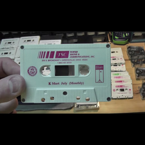 1989 - 1993 : Un type a uploadé sa collection de cassettes de musique de fond des supermarchés K-Mart