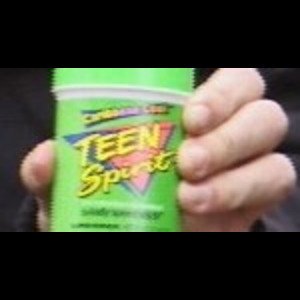 Kathleen Hanna : Kurt Smells Like Teen Spirit Spray