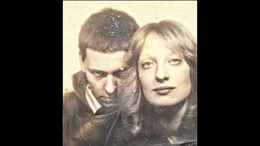 SEPIA. En 1985, Gareth Williams de This Heat enregistre sur cassette de sublimes chansons lo-fi accidentées avec son amie Mary Currie