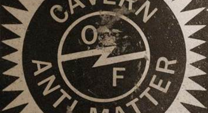 On a beaucoup de choses à dire à Tim Gane à propos du nouvel album de son nouveau groupe Cavern of Anti Matter