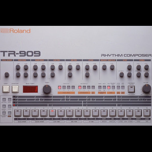 9ft-909: la plus grosse TR-909 du monde