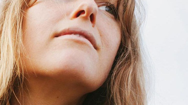 Kaitlyn Aurelia Smith remonte aux origines du vivant dans son nouvel album