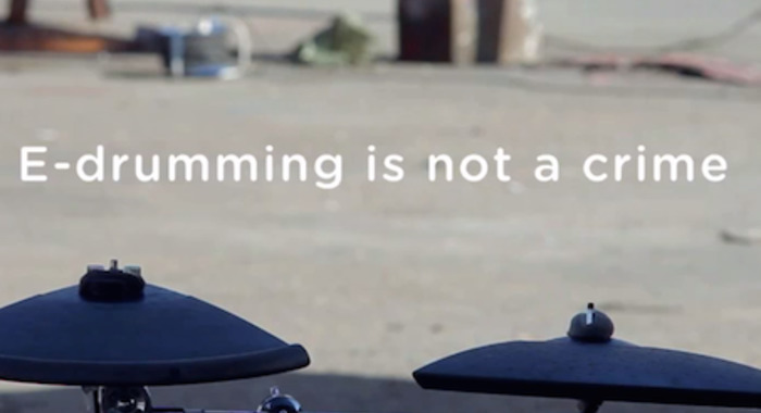 E-Drumming is not a crime à Tanger: comment ne pas perturber l'espace public en jouant sur une batterie électronique