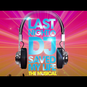 En ce moment à Blackpool au Royaume-Uni, vous pouvez voir une comédie musicale sur Ibiza qui s'appelle Last Night A DJ Saved My Life et David Hasselhoff joue dedans
