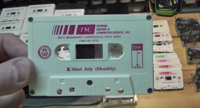 1989 - 1993 : Un type a uploadé sa collection de cassettes de musique de fond des supermarchés K-Mart