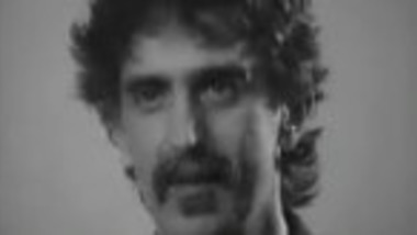 Frank Zappa explique le déclin de l&#039;industrie du disque.