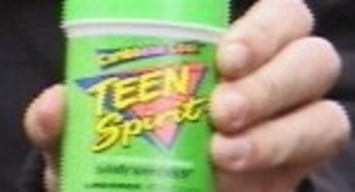 Kathleen Hanna : Kurt Smells Like Teen Spirit Spray