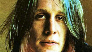 Le premier extrait de l'album de Lindstrøm, Todd Rundgren et du mec de Serena-Maneesh est un beau bordel