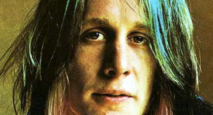 Le premier extrait de l'album de Lindstrøm, Todd Rundgren et du mec de Serena-Maneesh est un beau bordel
