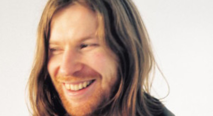 Dance music intelligente en easy listening : en 1996, Aphex Twin remixe The Mike Flower Pops