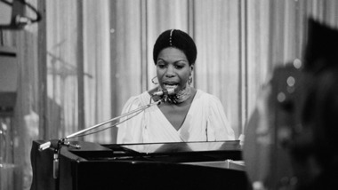 En 1967, Angelo Badalamenti co-écrit deux morceaux à tomber avec Nina Simone