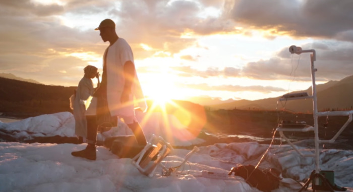 Après la techno autarcique, la house arctique : on regarde le second teaser de l'album de NSDOS enregistré en Alaska