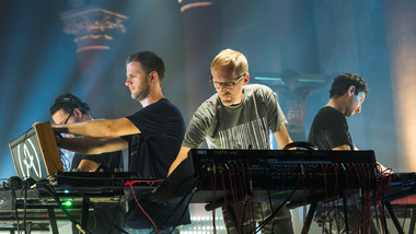 SEQUENCES : le supergroupe techno Möd4rn en live sous la nef d'une église